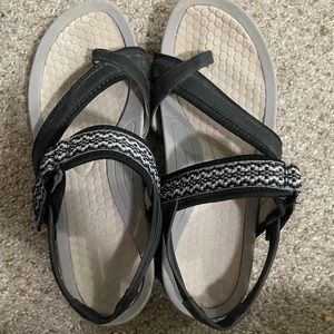 Baretraps sandals